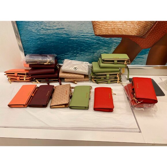 S Michael Kors Jet Set Travel Double-Zip Wristlet Army Green Leather Sage NWT F - Picture 7 of 7